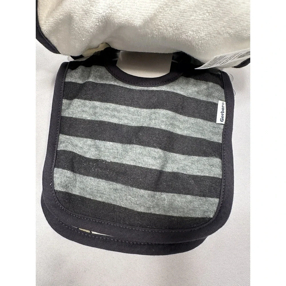gerber 3 pack camping bibs‎ 0-6 months
